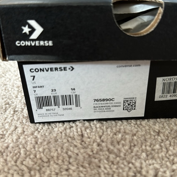 Converse
Chuck Taylor ® All Star® 2V Sneaker - Picture 6 of 6